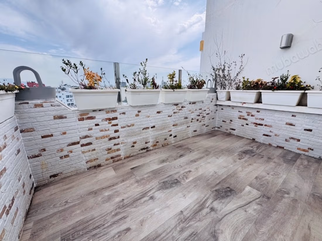 Dernier etage terasse. Proche ecoles francaises marche…
