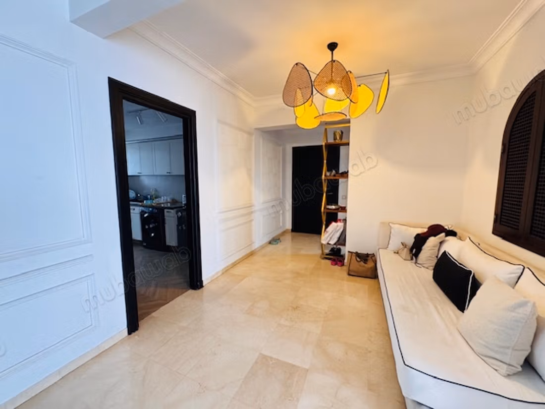 Dernier etage terasse. Proche ecoles francaises marche…