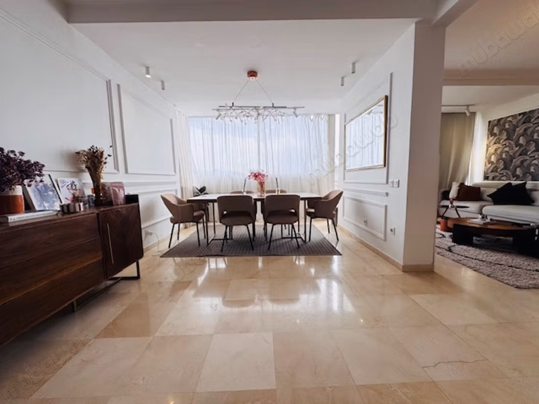 Dernier etage terasse. Proche ecoles francaises marche…