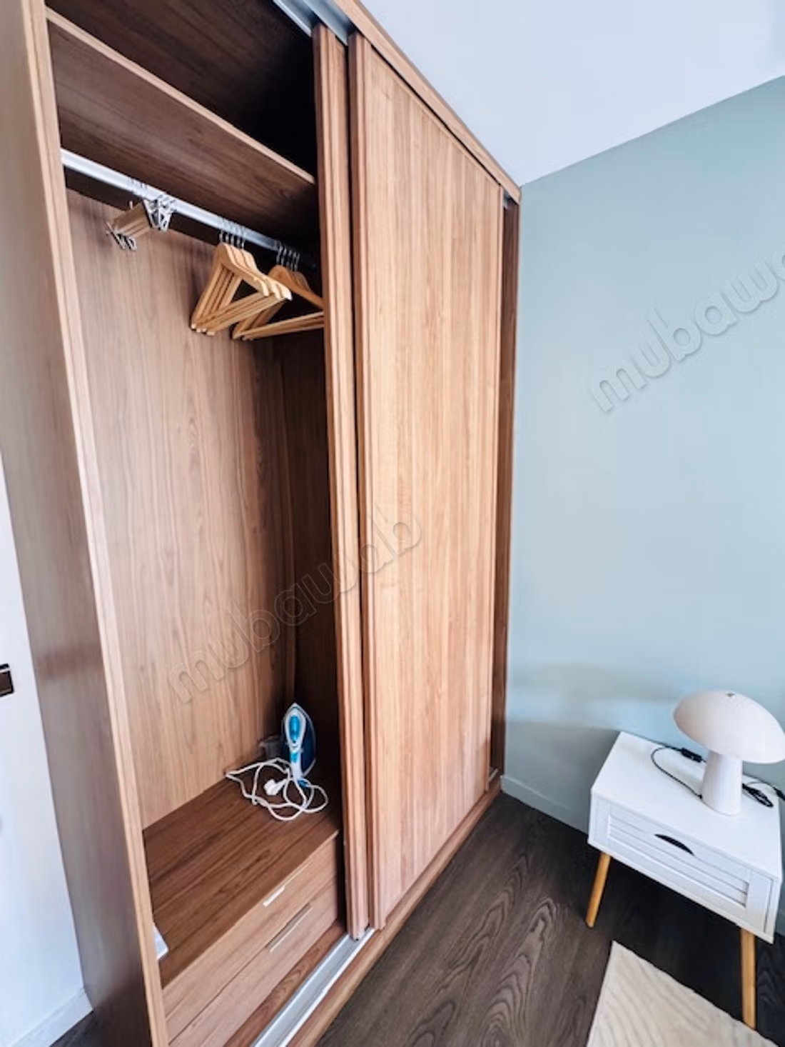 Louez cet appartement à Mers Sultan. 
1 chambre. 
Bien meublé