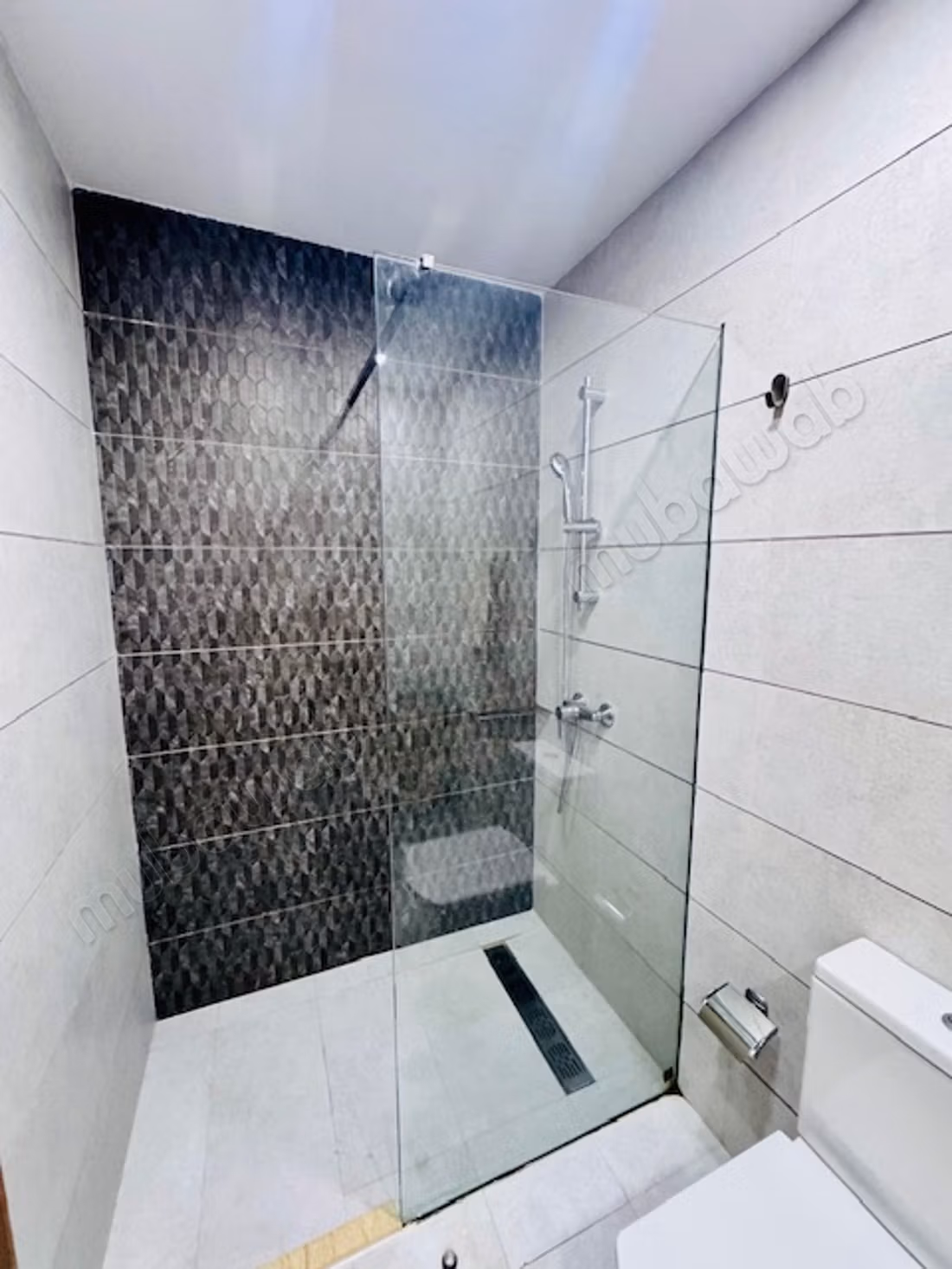 Louez cet appartement à Mers Sultan. 
1 chambre. 
Bien meublé