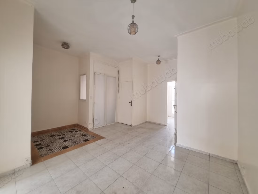 Joli appartement art deco a louer vide – gauthier