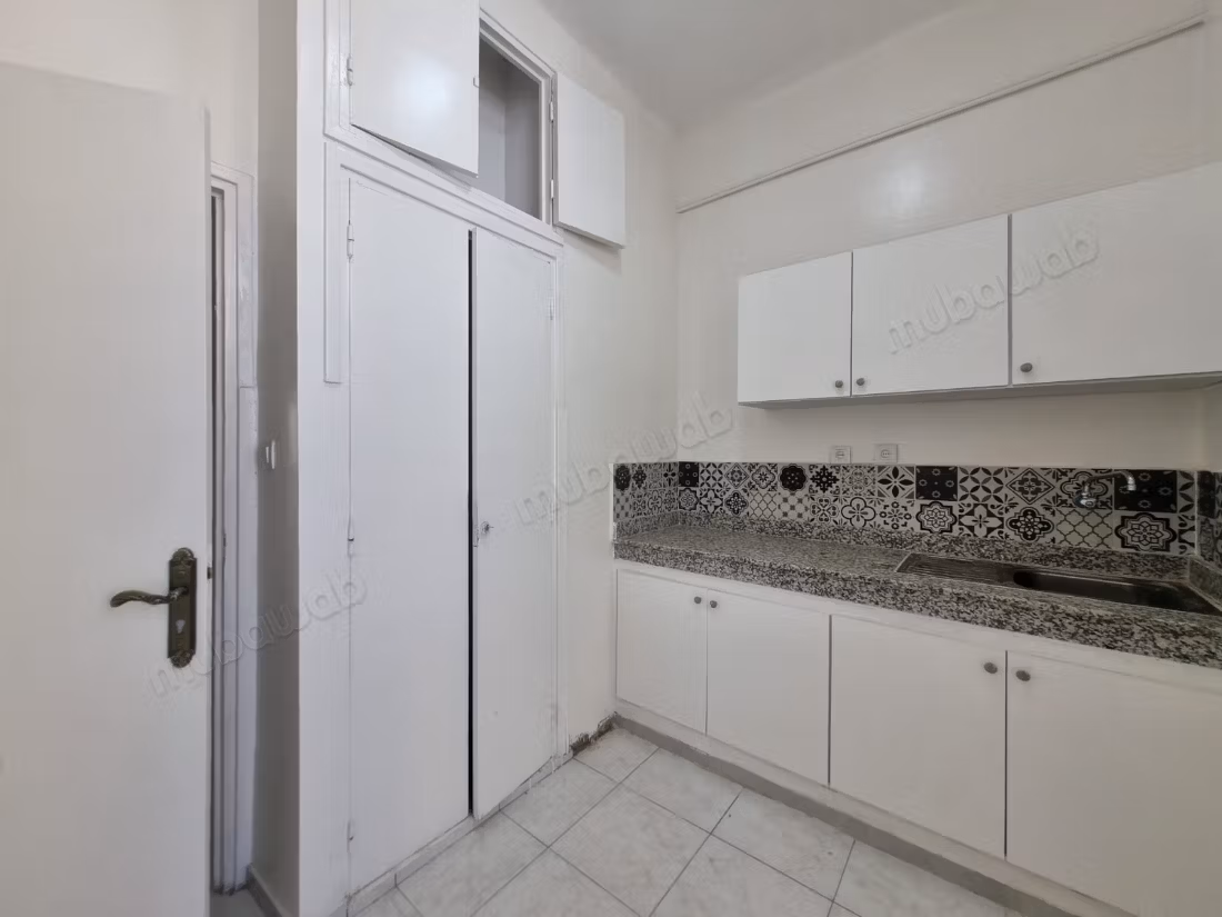 Joli appartement art deco a louer vide – gauthier