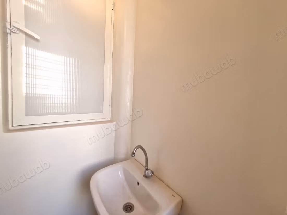 Joli appartement art deco a louer vide – gauthier