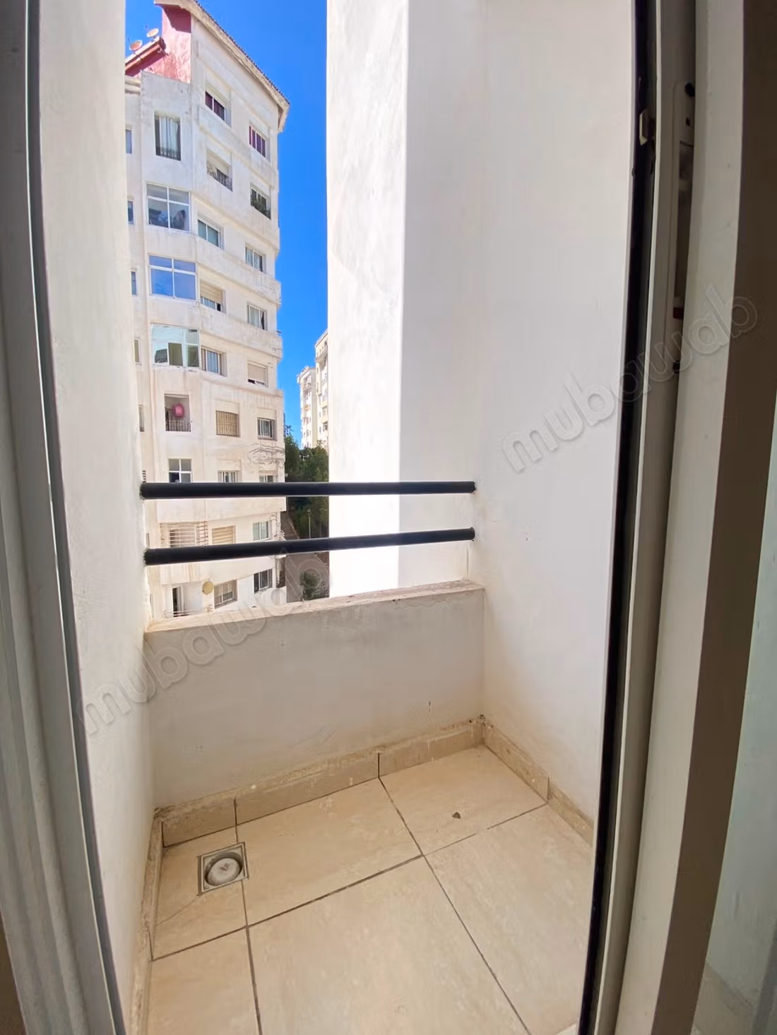 Appartement meublé à louer à valfleuri 
tanger