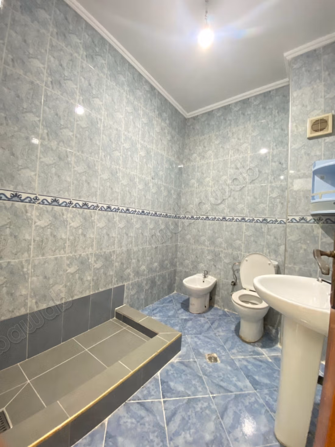 Appartement vide avec terasse à louer ahlan 
tanger
