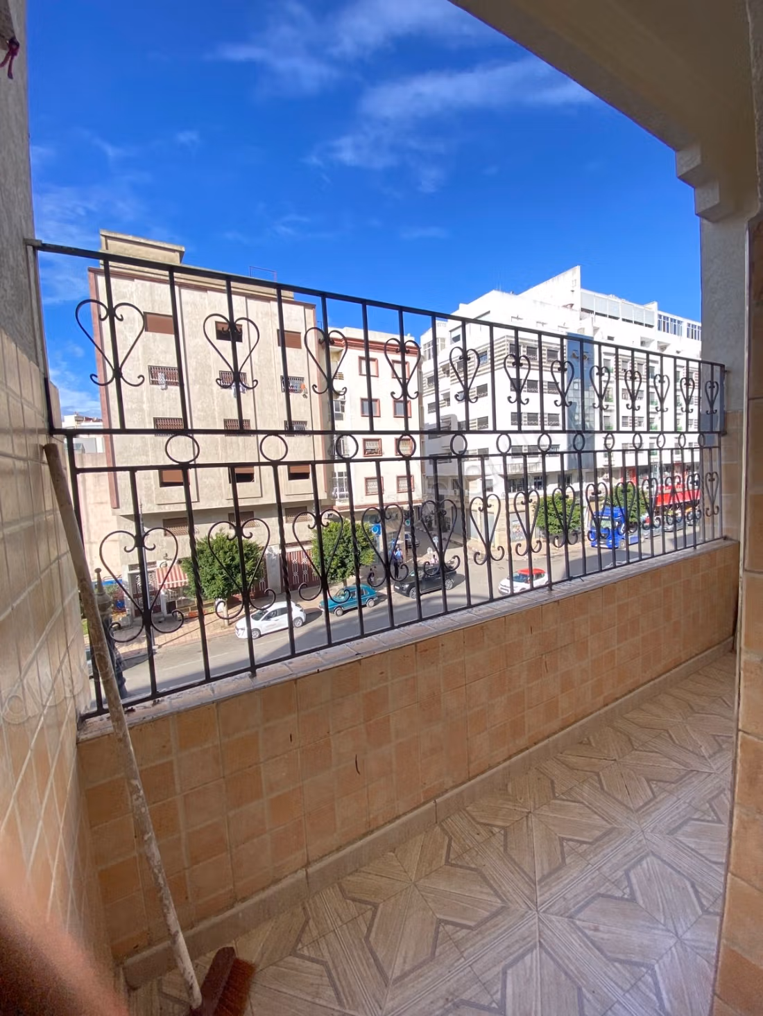 Appartement vide avec terasse à louer ahlan 
tanger