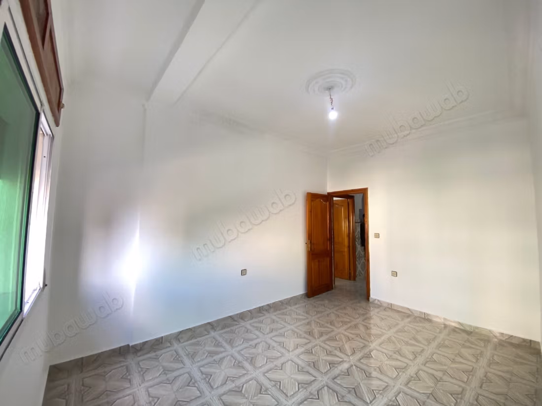 Appartement vide avec terasse à louer ahlan 
tanger