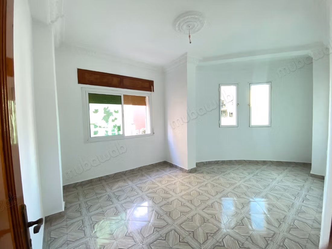 Appartement vide avec terasse à louer ahlan 
tanger