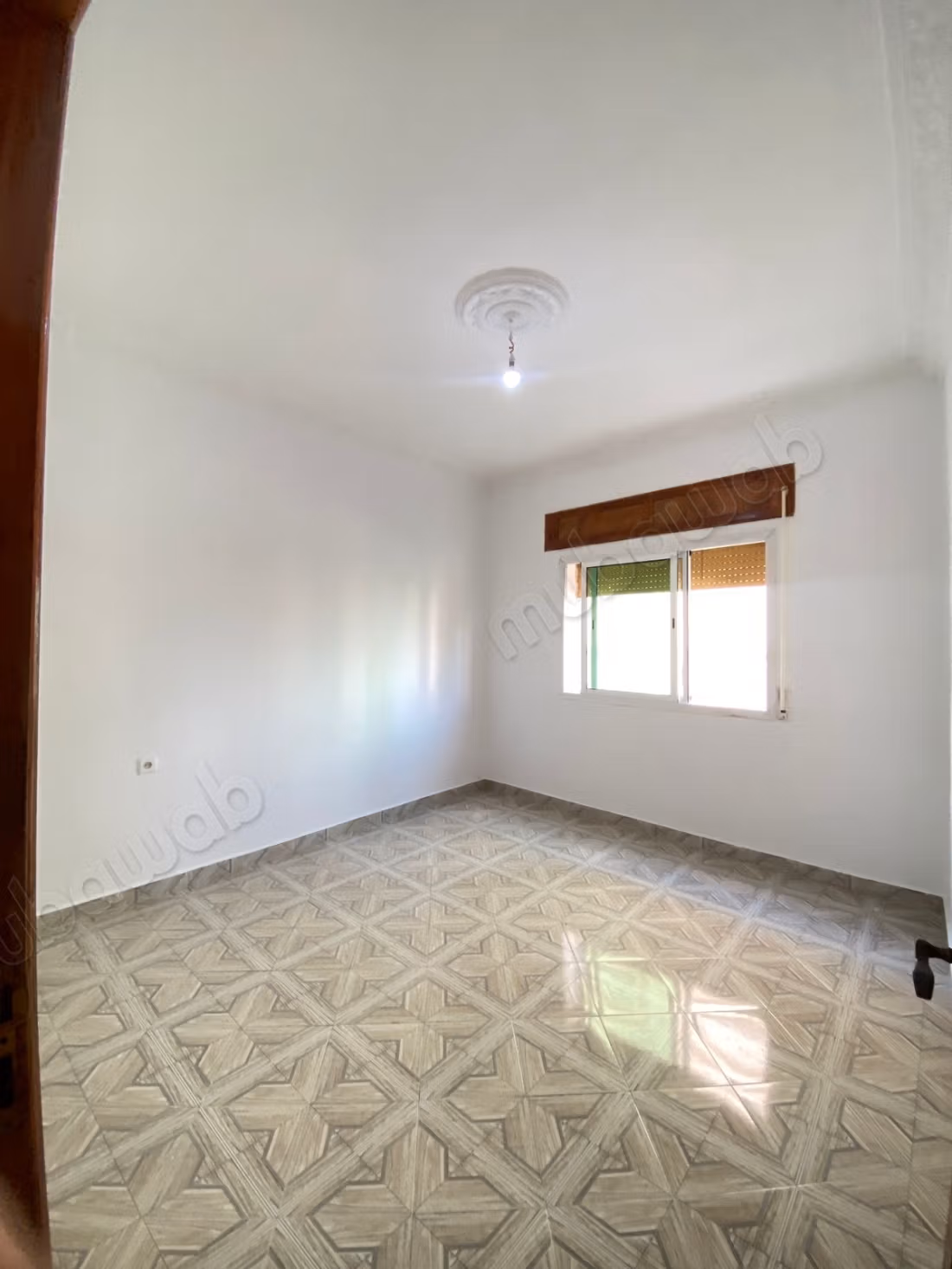 Appartement vide avec terasse à louer ahlan 
tanger