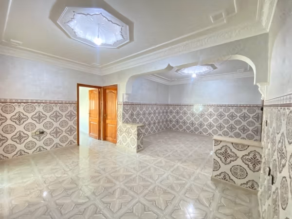 Appartement vide avec terasse à louer ahlan 
tanger