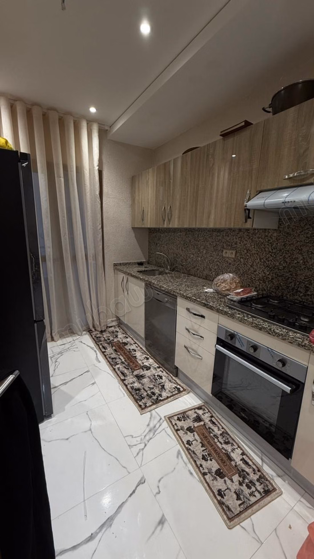 Appartement te koop in Marjane. 3 grote kamers. Met lift