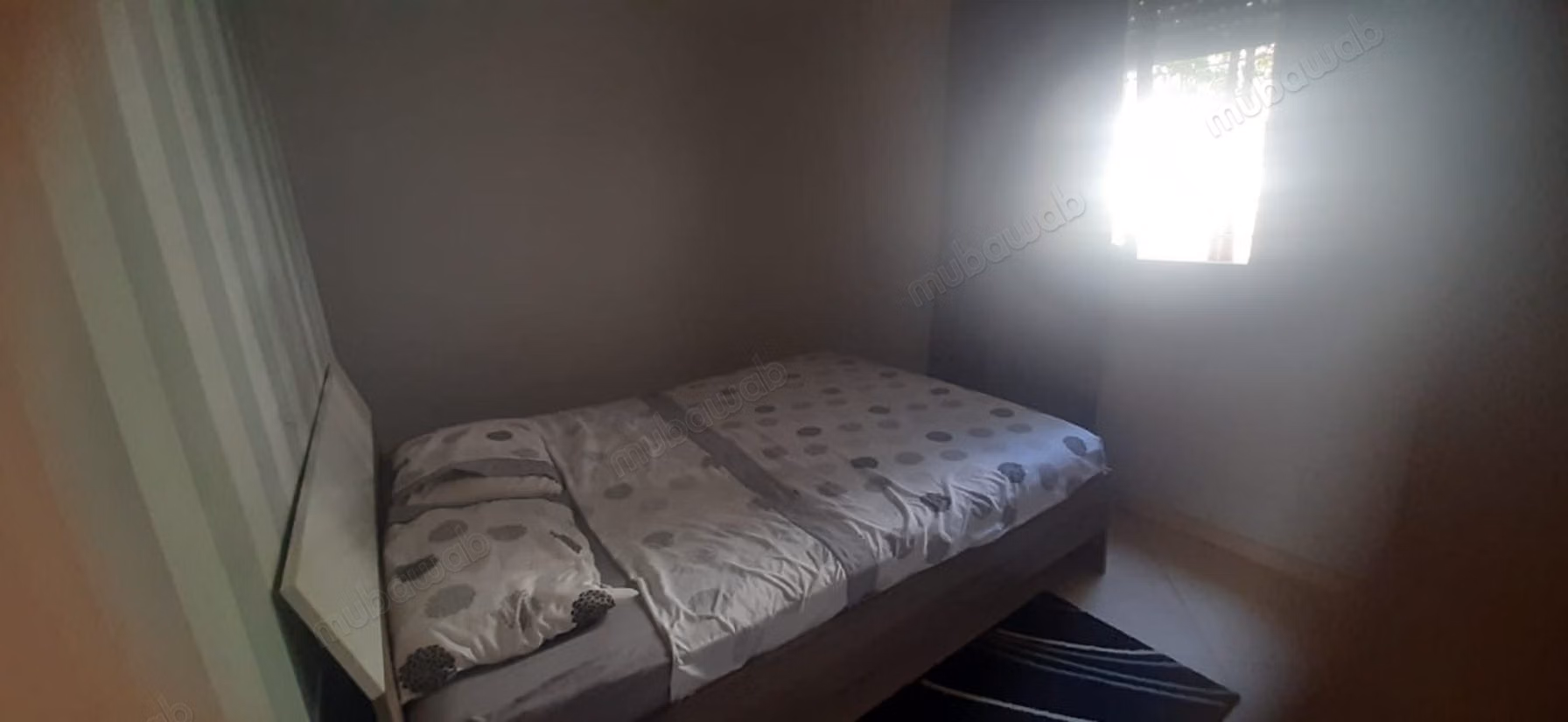 Location d'un appartement à Oulfa.
Meublé