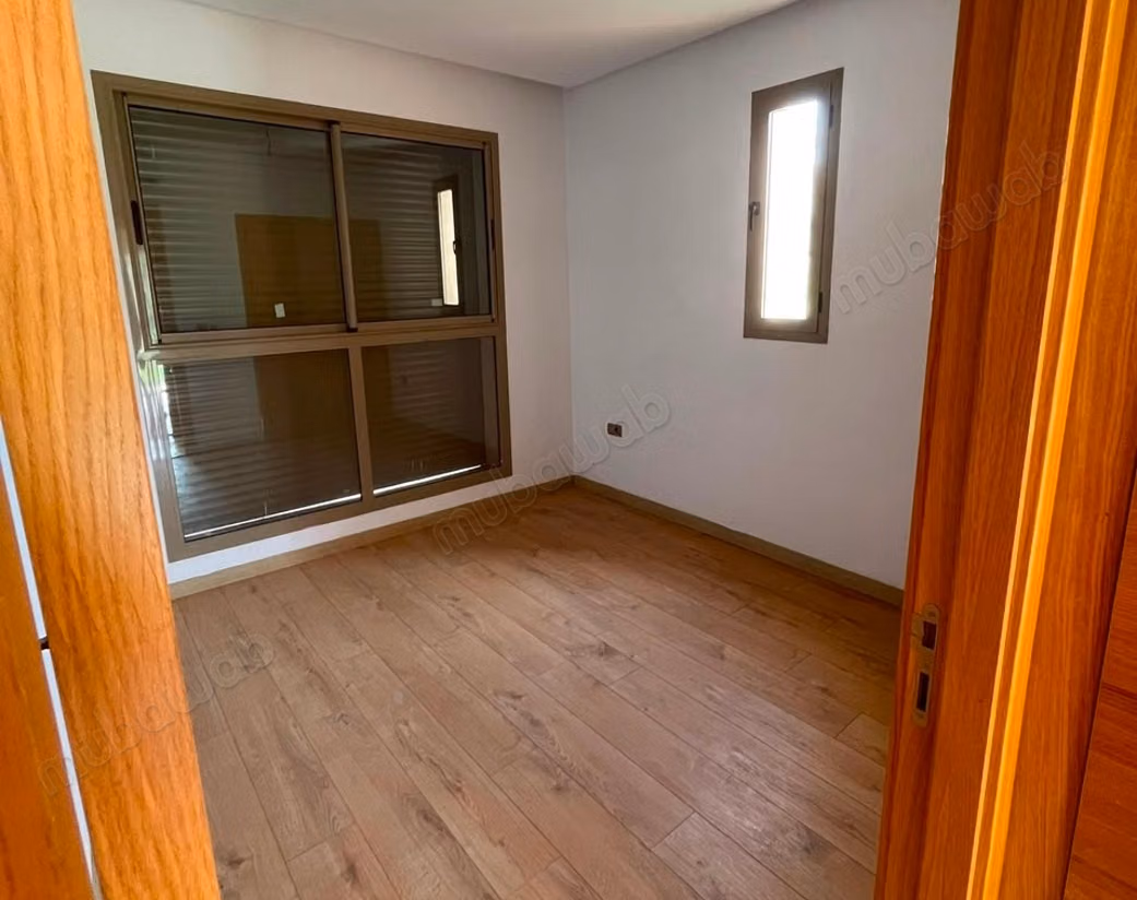 Appartement de 3 chambres en rdjardin