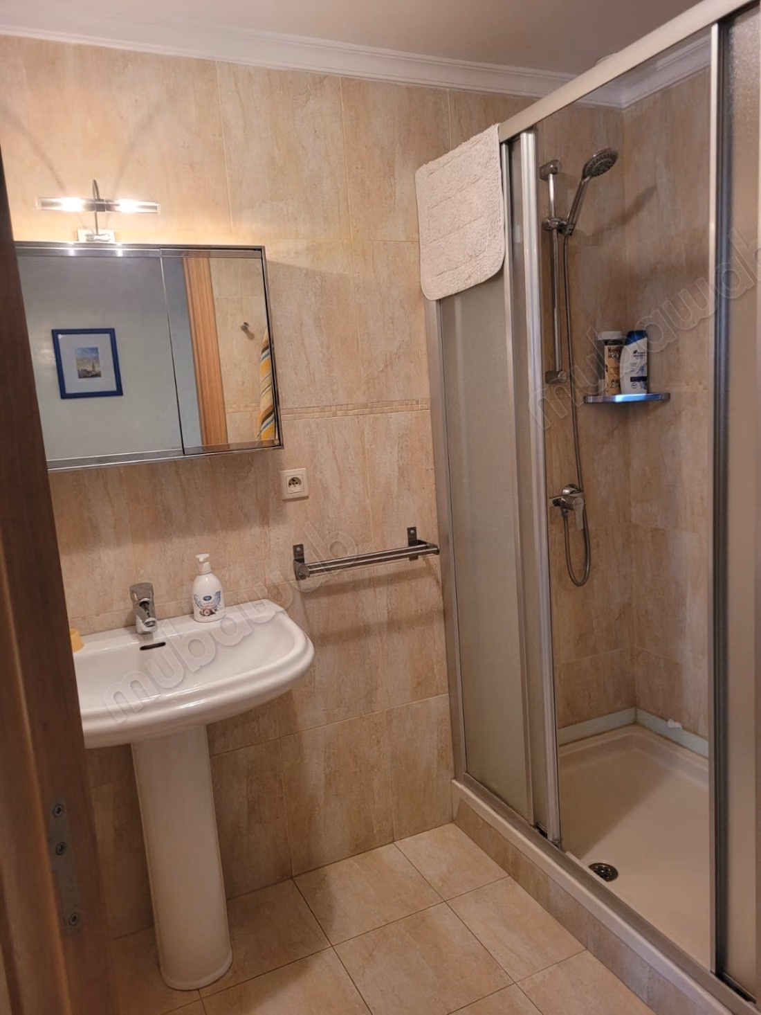 Bonito apartamento equipado al borte del mar