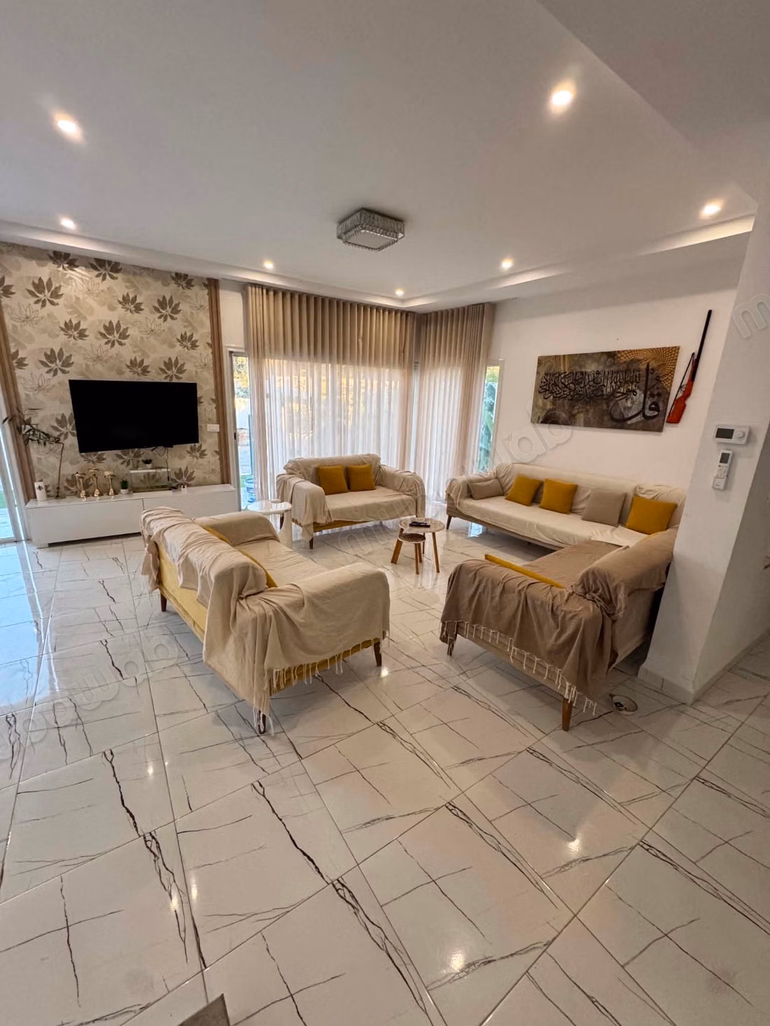 Superbe villa à louer à Hammamet. 4 chambres. Bien meublé