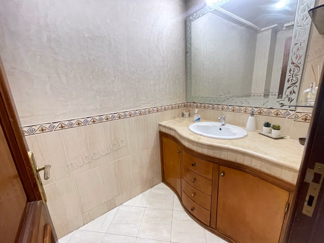 Very large family apartment for rent, furnished with 3 bedrooms on Ghandi Boulevard
