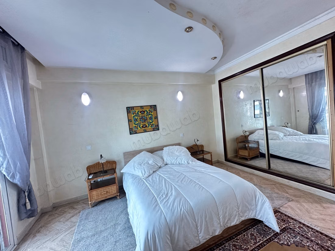 Très grand appartement familial à la location meublé de 3chambres sur blvr GHANDI