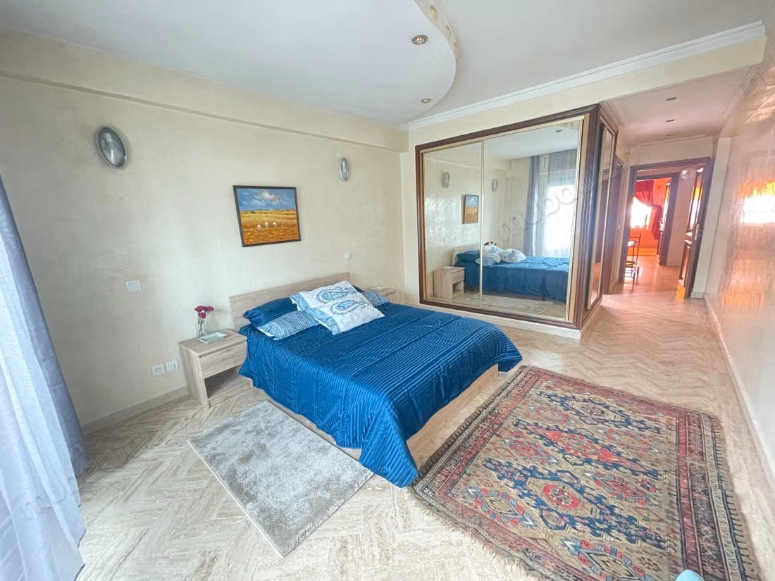 Very large family apartment for rent, furnished with 3 bedrooms on Ghandi Boulevard