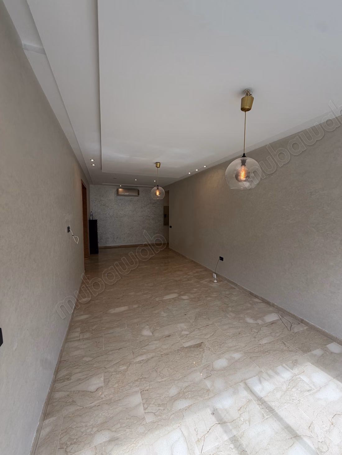 Rent this apartment in Dar Bouazza. Total area 90 m². Concierge service, beautiful pool