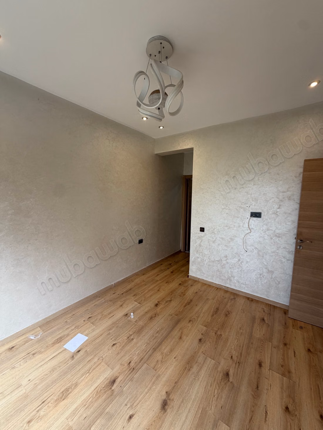 Rent this apartment in Dar Bouazza. Total area 90 m². Concierge service, beautiful pool