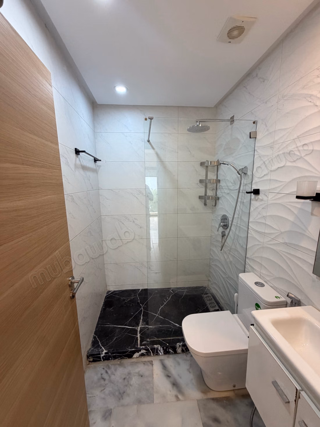 Rent this apartment in Dar Bouazza. Total area 90 m². Concierge service, beautiful pool