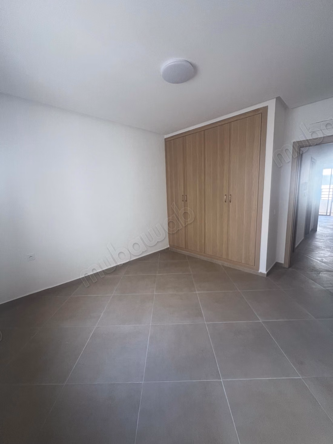 Nieuwe lege appartement te huur gelegen in het stadscentrum