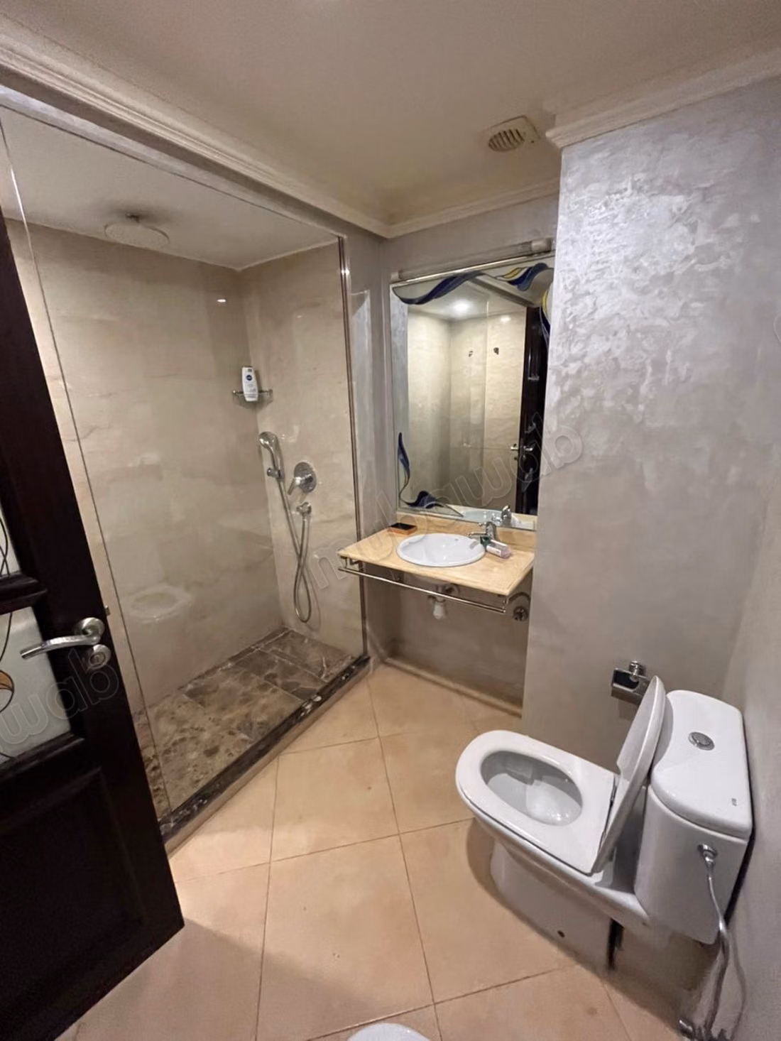 Appartement à louer à Racine. 5 pièces confortables. Meublé