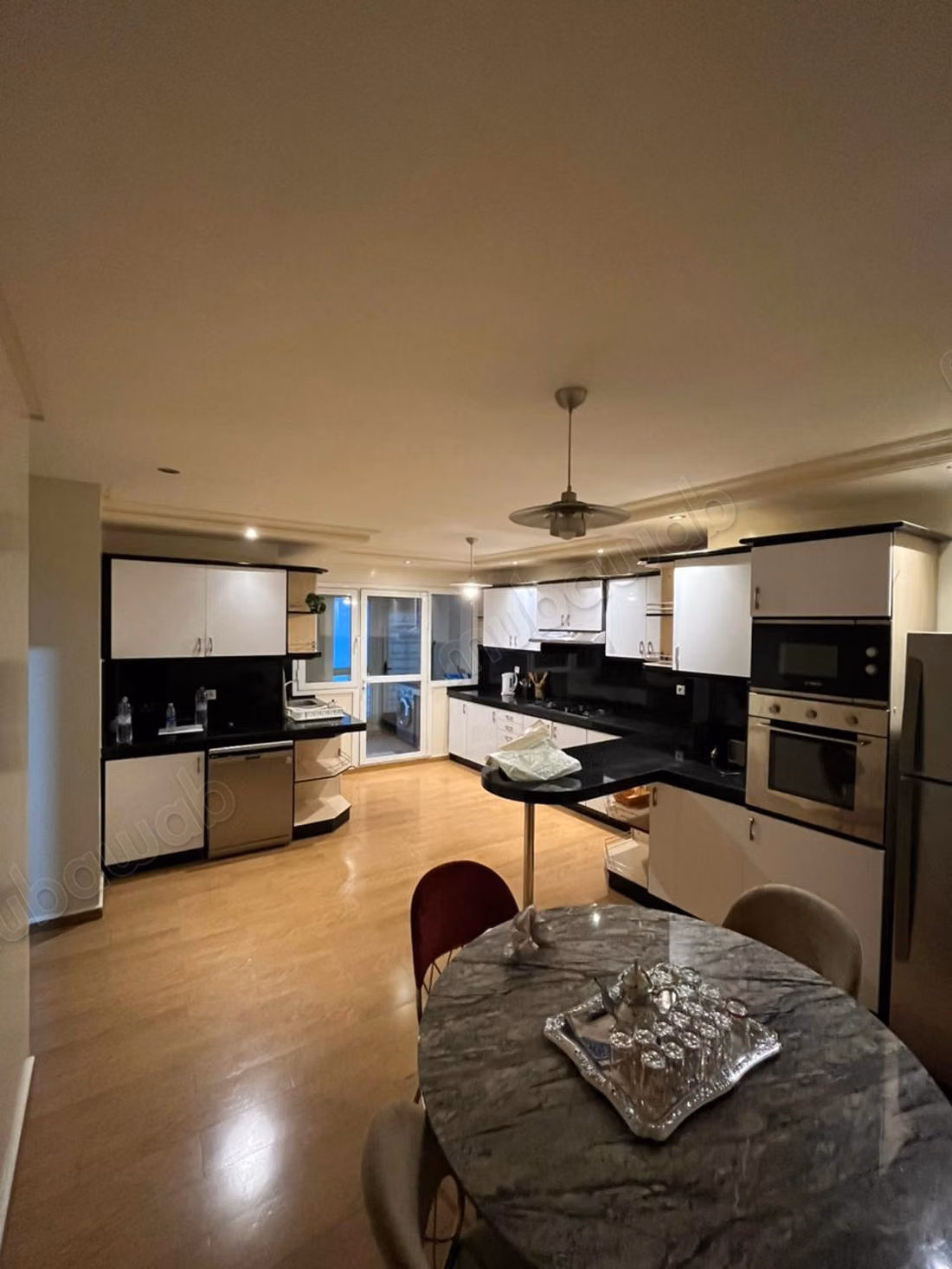 Appartement à louer à Racine. 5 pièces confortables. Meublé