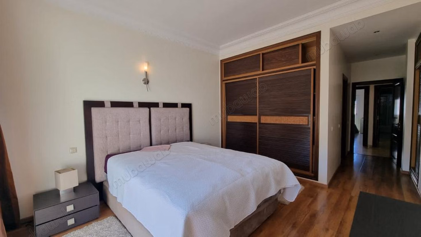 À louer – Appartement meublé, Racine