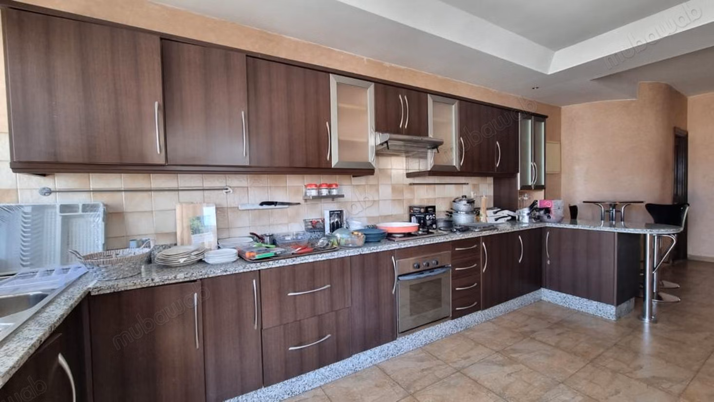 À louer – Appartement meublé, Racine