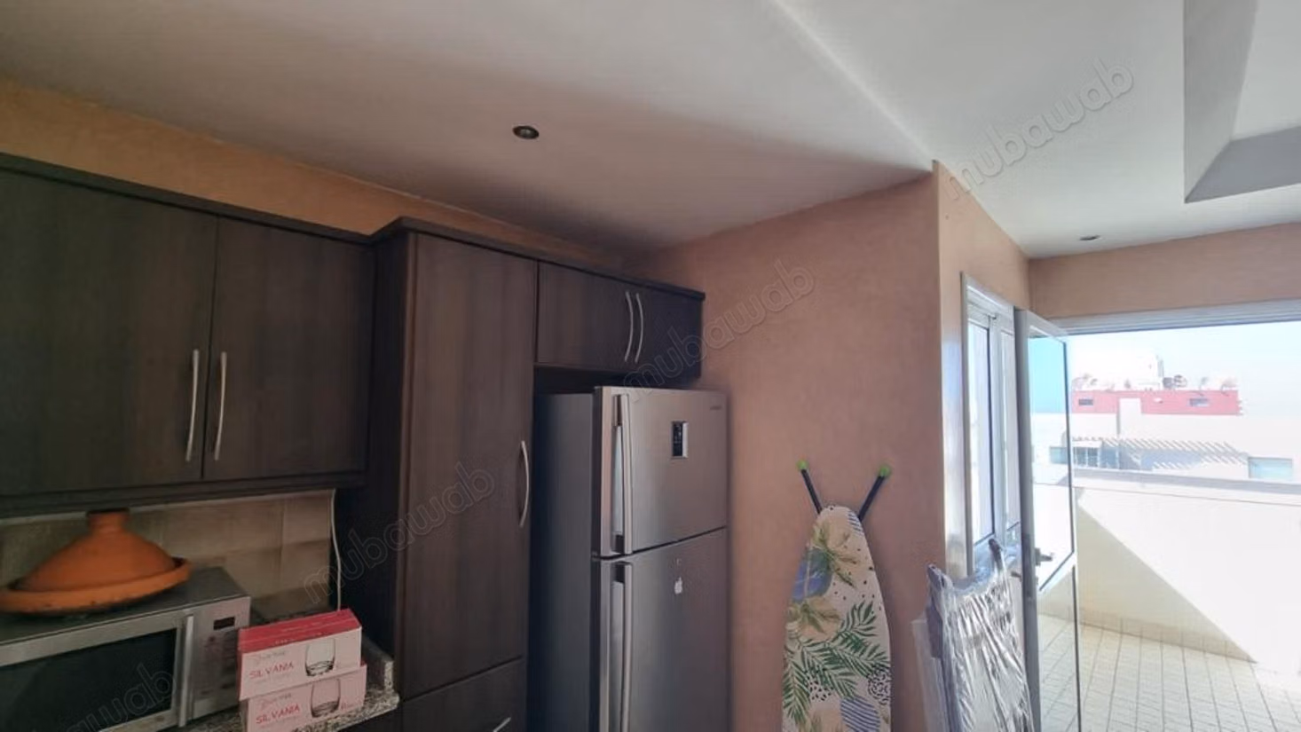 À louer – Appartement meublé, Racine