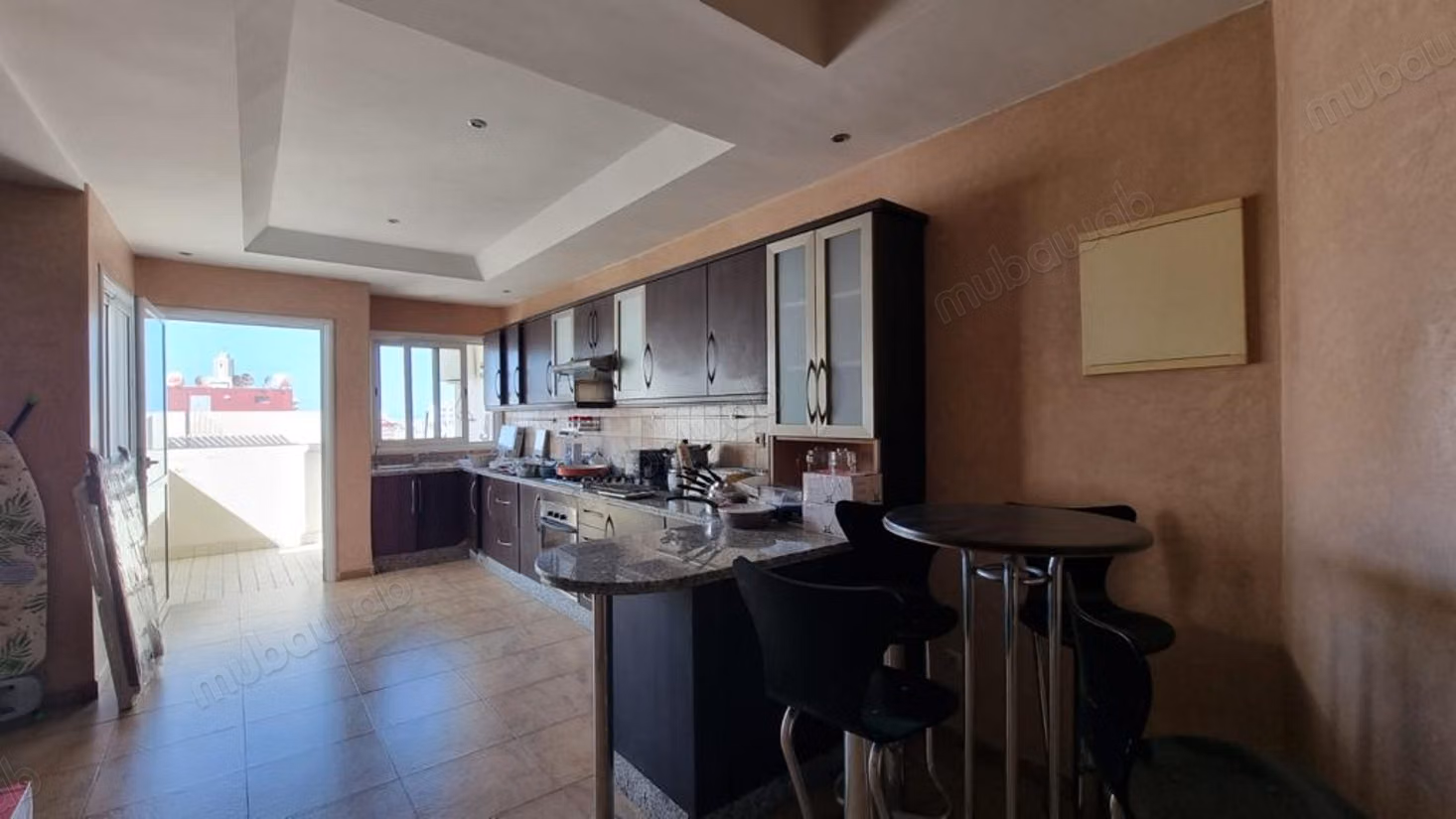 À louer – Appartement meublé, Racine