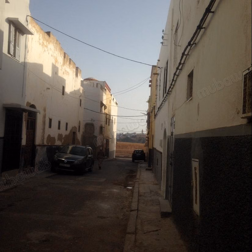 Huis te koop in Medina. 3 grote kamers. Prachtig uitzicht op zee