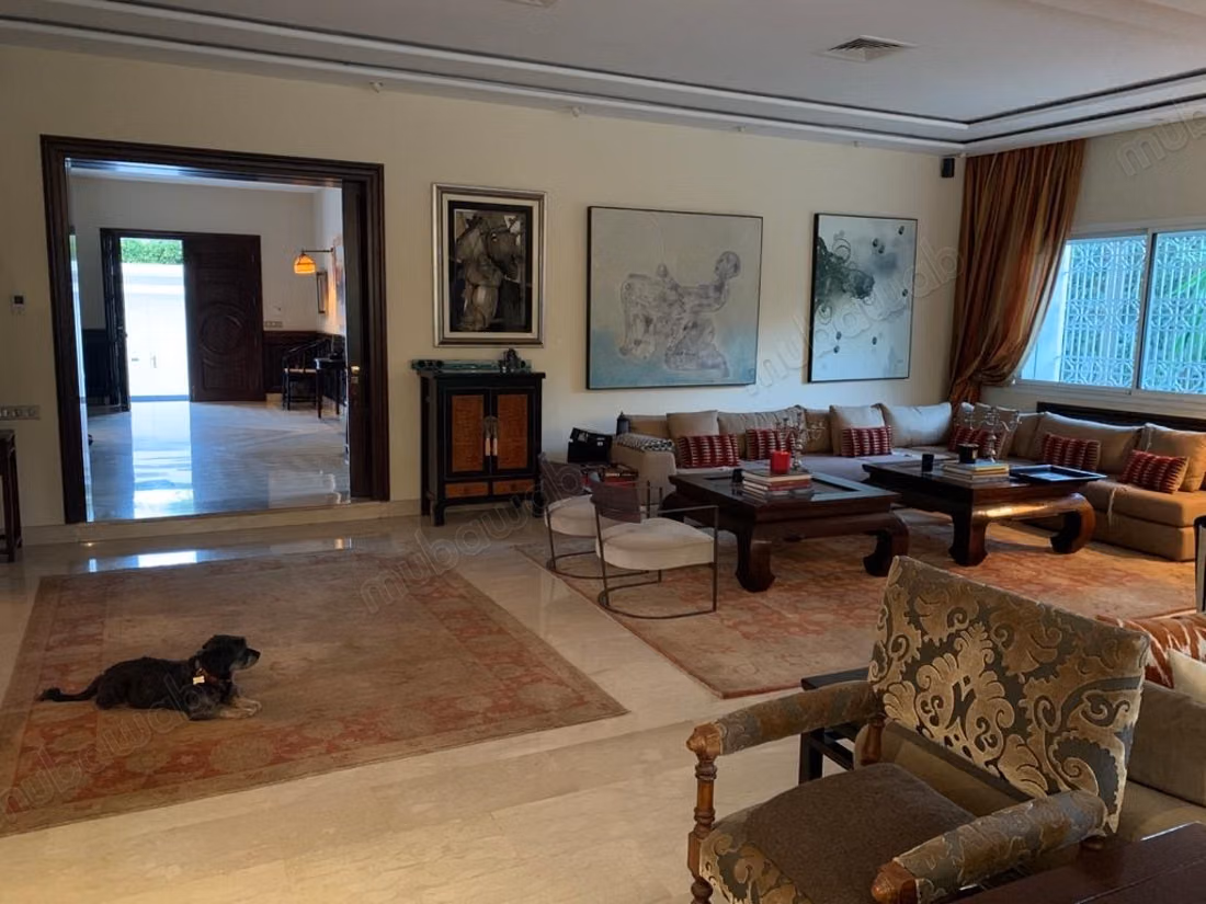 Villa lujosa en venta en Anfa. 4 habitaciones cómodas. Jardín y garaje