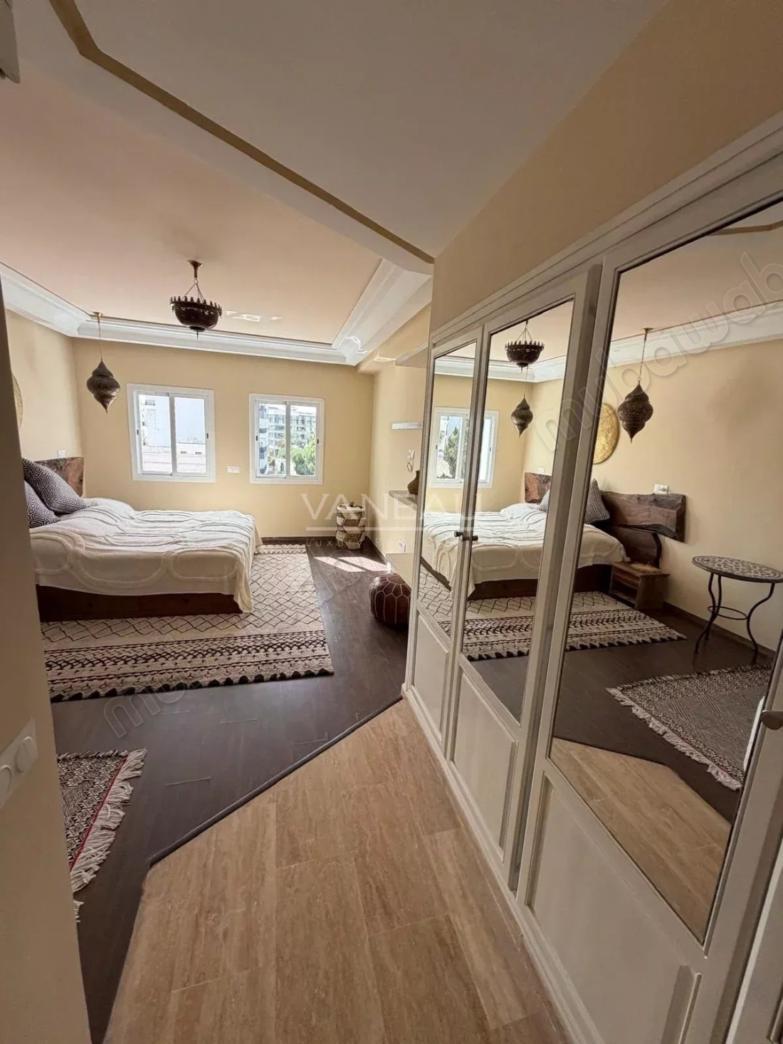 Appartement meublé avec grande terrasse à louer