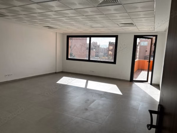 Bureau 46 m² à louer à Guéliz avec parking