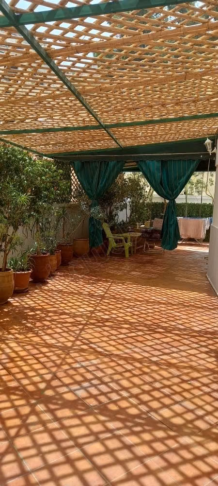 Venta de apartamento en el centro de la ciudad de Fez. Superficie total de 108 m². Con ascensor y terraza