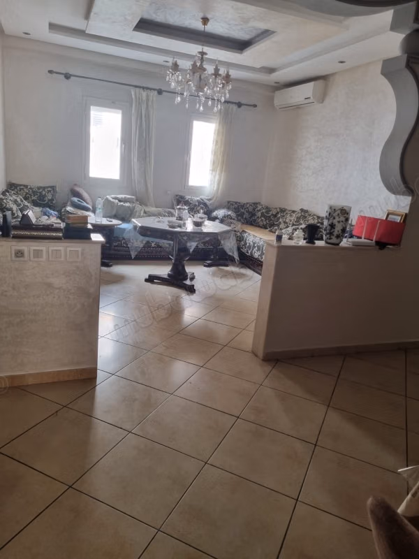 Apartamento en venta en Mers Sultan. 3 habitaciones agradables. Servicio de conserjería disponible, sistema de climatización