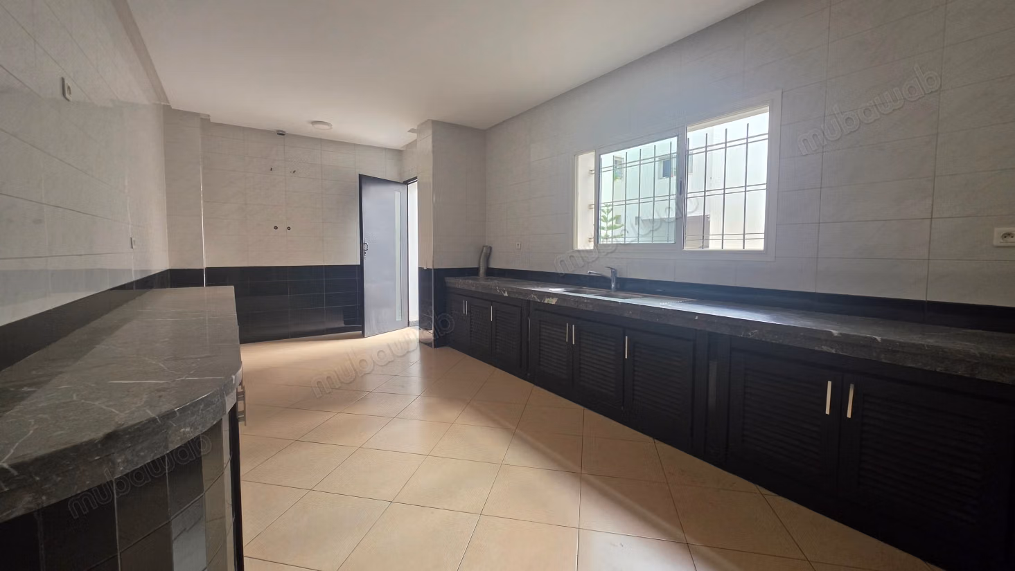 Apartamento con terraza en Al Qods en venta