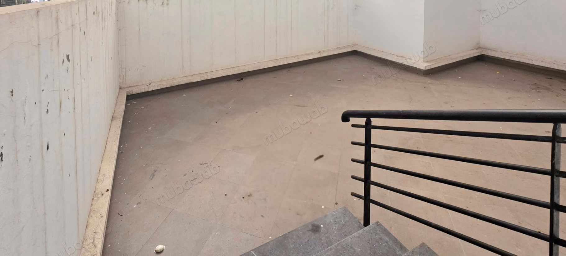 Apartamento con terraza en Al Qods en venta