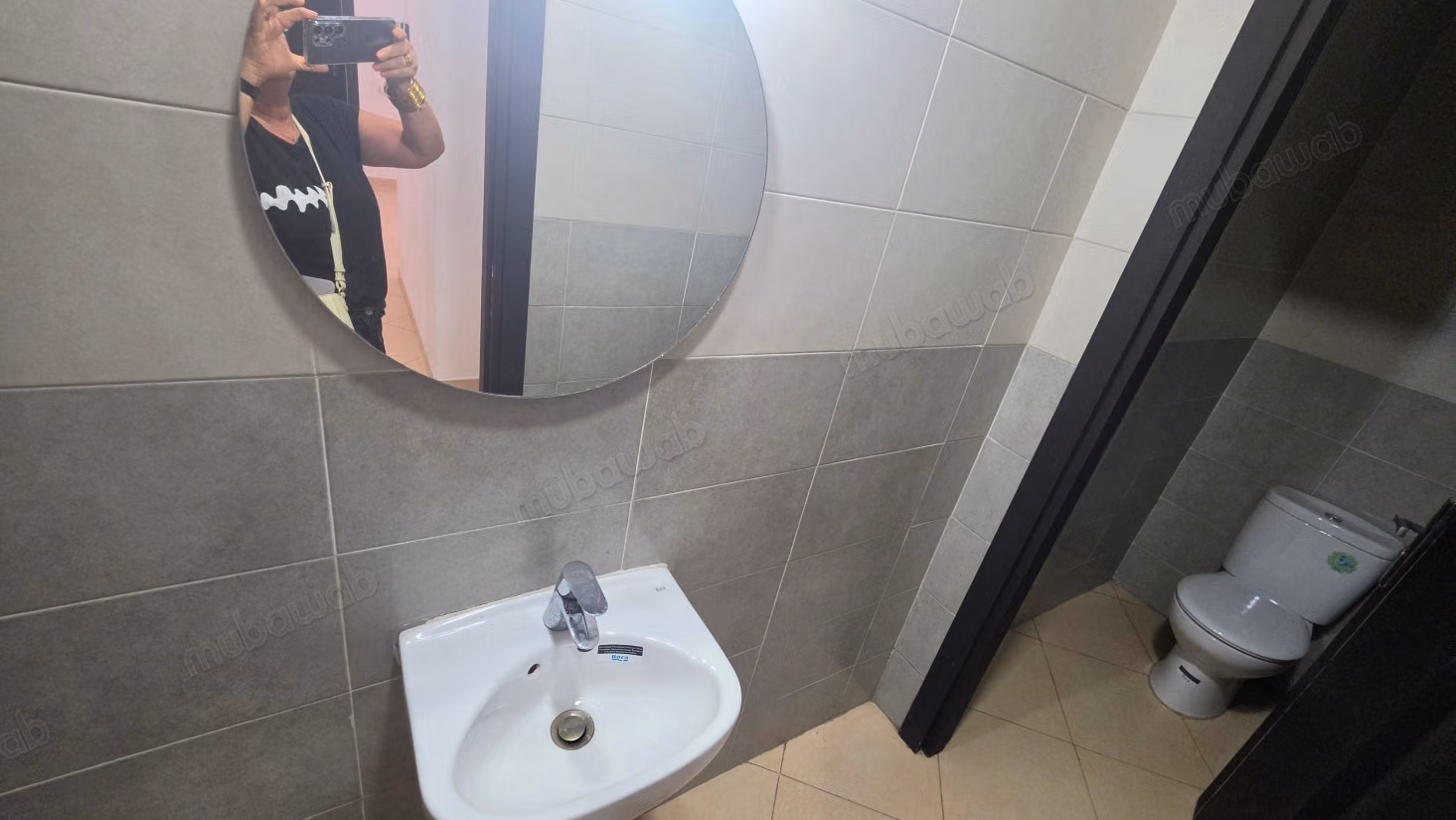 Apartamento con terraza en Al Qods en venta