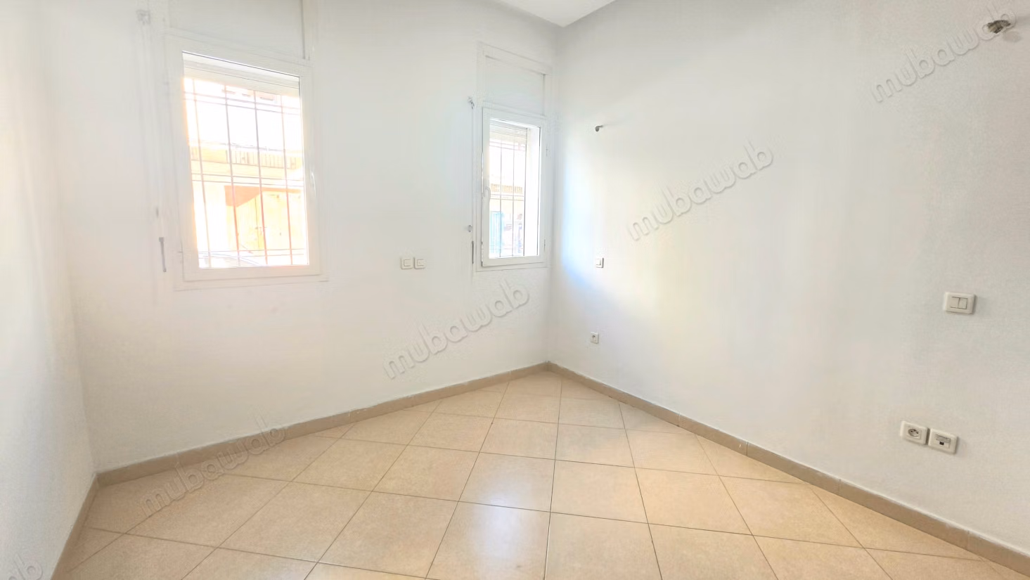 Apartamento con terraza en Al Qods en venta