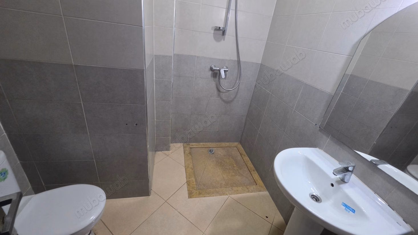 Apartamento con terraza en Al Qods en venta