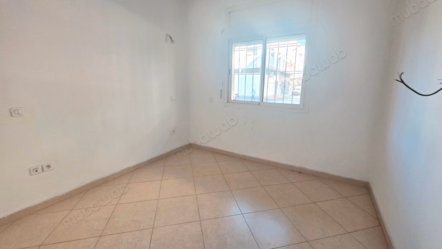 Apartamento con terraza en Al Qods en venta