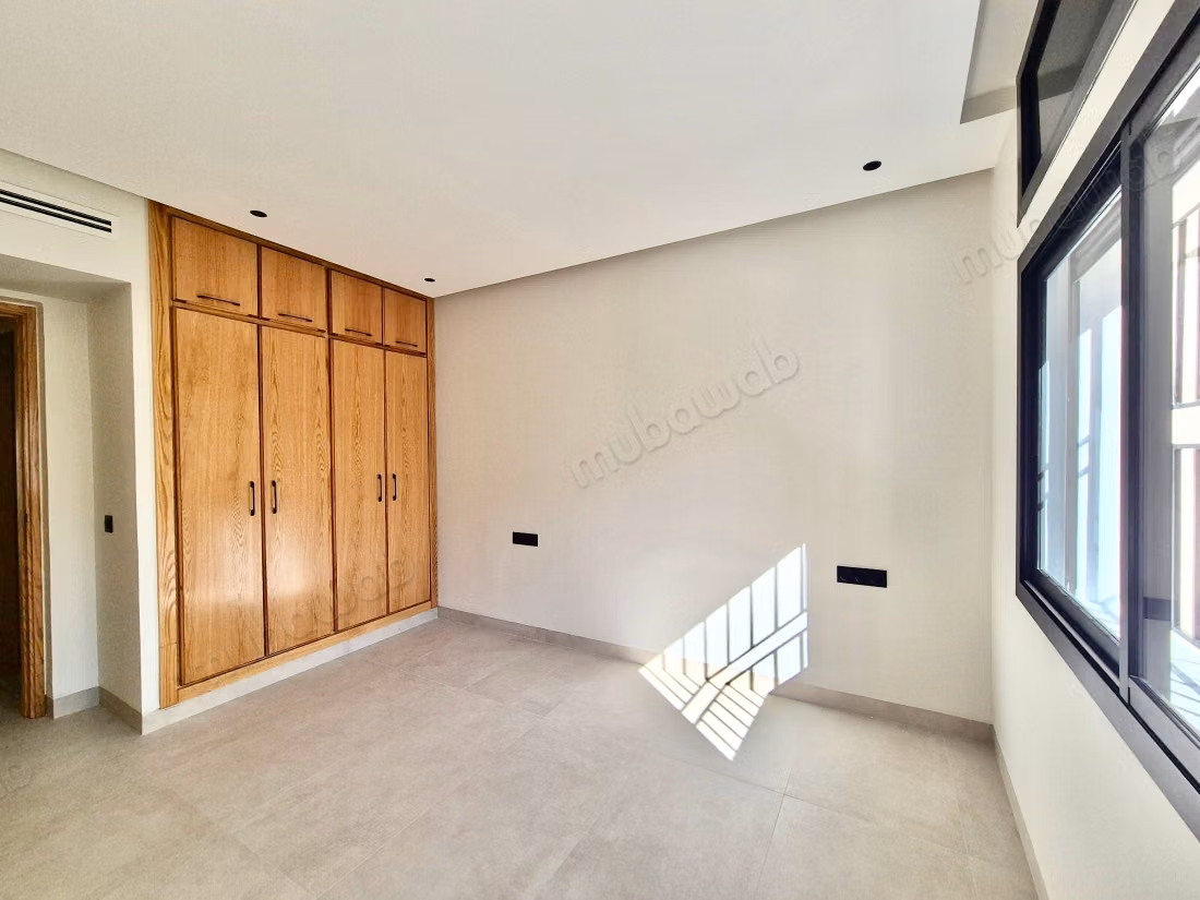 Appartement Vide Racine