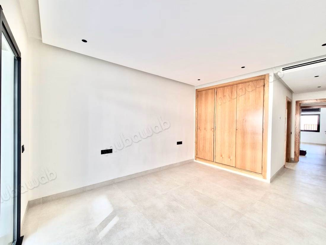 Appartement Vide Racine