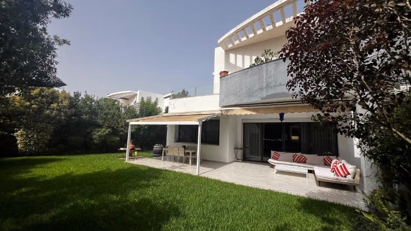 En venta Villa Bouskoura Ciudad 525m²