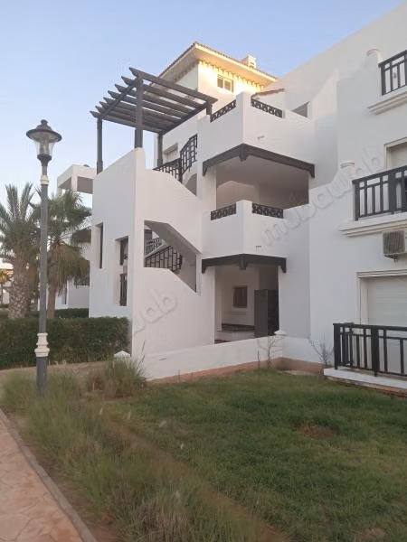 Appartement te koop in Saïdia. 2 mooie slaapkamers. Satellietschotel en beveiliging