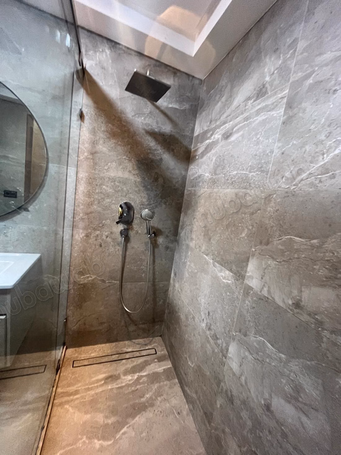 Premium villa for office use for rent in Anfa. Area 1000 m². Beautiful terraces and garden